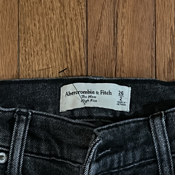 Abercrombie and Fitch High Rise Mom Jean - Picture 4 of 4